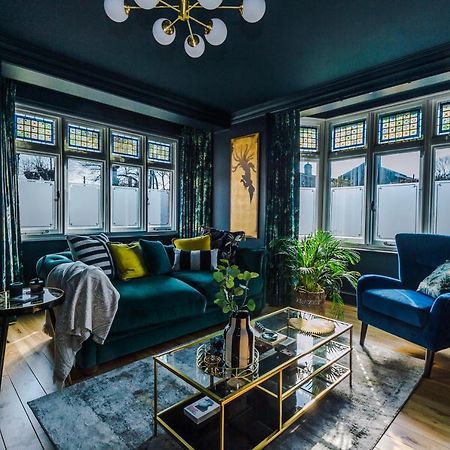 Exquisite Home In Windsor By Casa By Grace, Near Legoland, Perfect For Large Groups, Pet Friendly, Free Parking, Sleeps 7-9! Eksteriør bilde